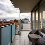 Luxury Downtown 2 Bedroom Suite With Ac And Pool