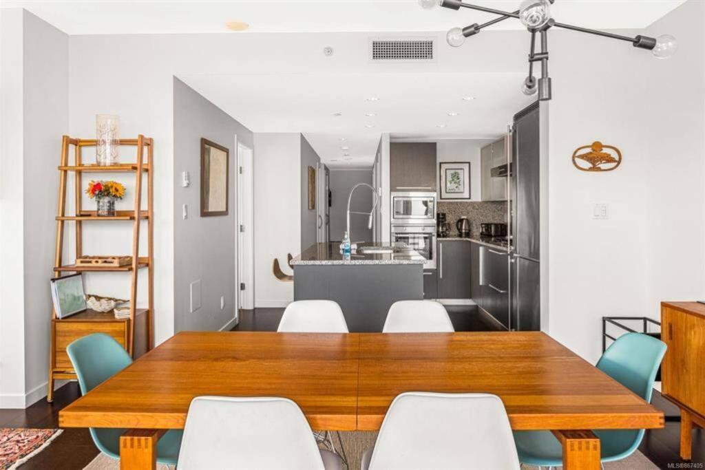 Luxury Downtown 2 Bedroom With Ac And Pool *